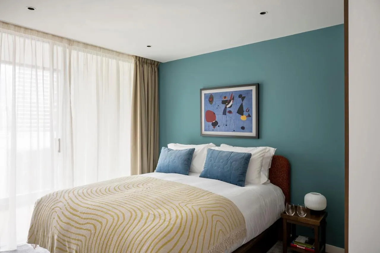 **** Hotel Cove Landmark Pinnacle London United Kingdom