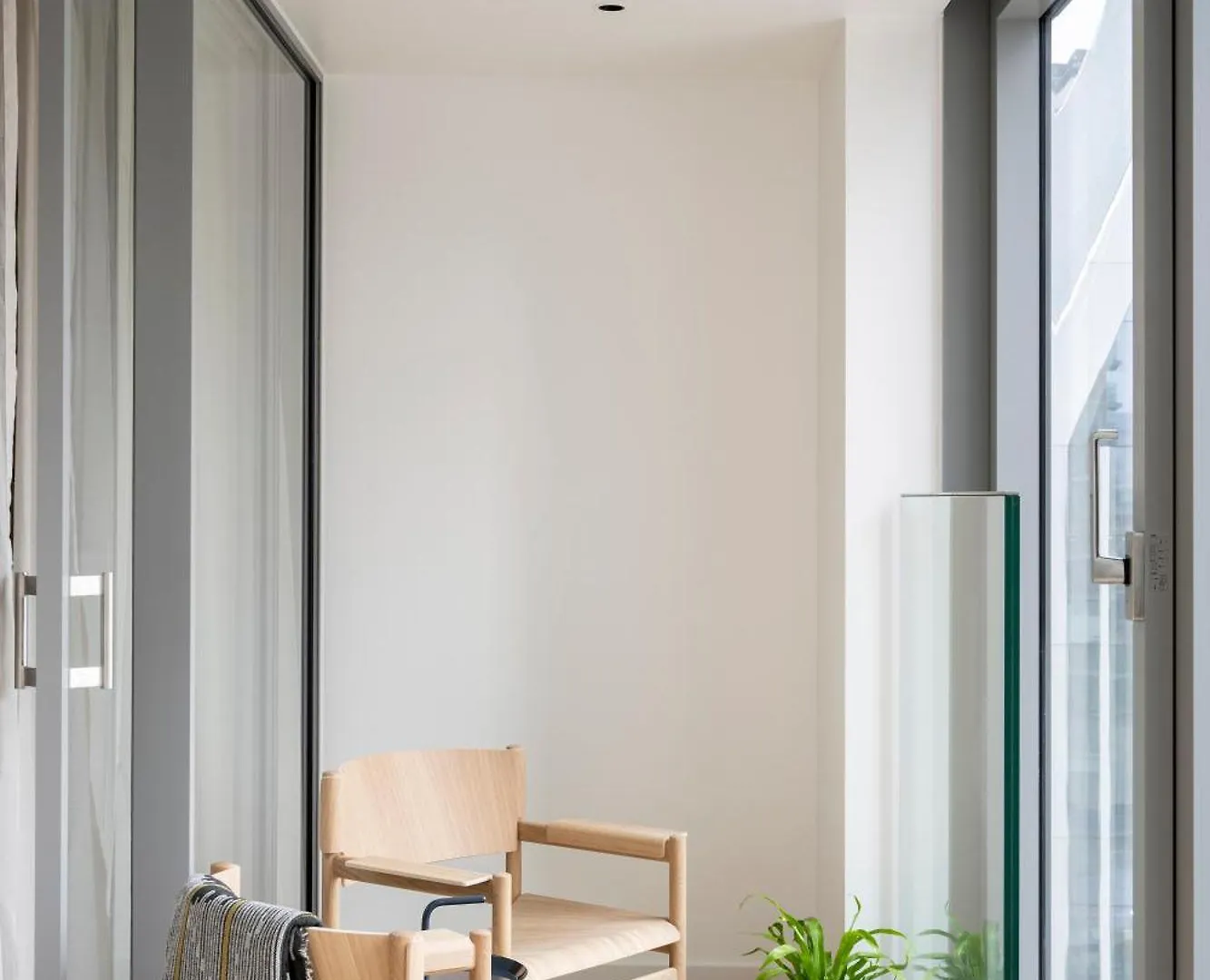 Cove Landmark Pinnacle London 4*,